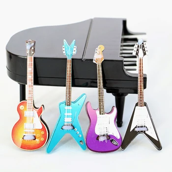 4 Цвят, куклена къща, китара, бас украшение, игралната къщичка, играчки, мъничък миниатюрен музикален инструмент, Реалистично ежедневна употреба