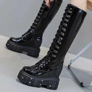 Demisezonnyj модерен тънък, увеличава растежа, на платформата, с нитове и кръстосана шнур, модерни дамски ботуши до коляното от естествена кожа 2209
