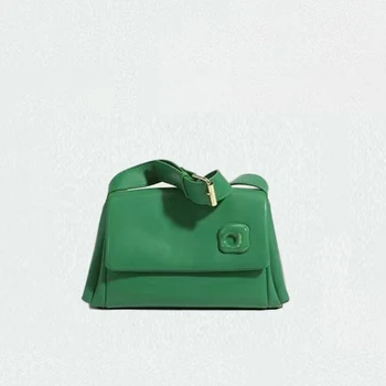 Лято 2023, нова марка дизайнерска дамска чанта за през рамото от мека изкуствена кожа, однотонная малка квадратна чанта с капак, женствена чанта през рамо